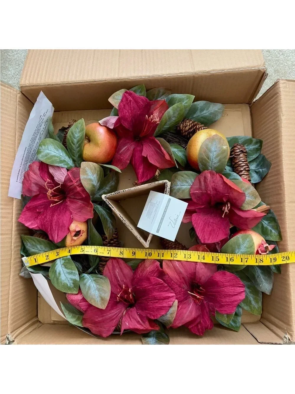 Valerie Parr Hill Holiday Wreath/New in Box/Elegant Faux Floral Home Décor